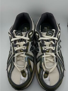 New Balance 1906A Olive JuiceSea
Salt.